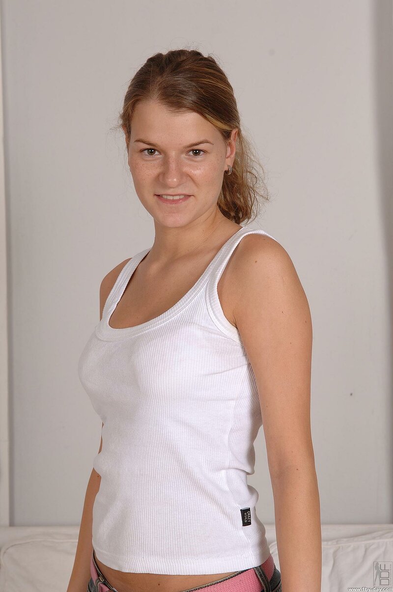 Алинашка, 22 года, 0 размер груди